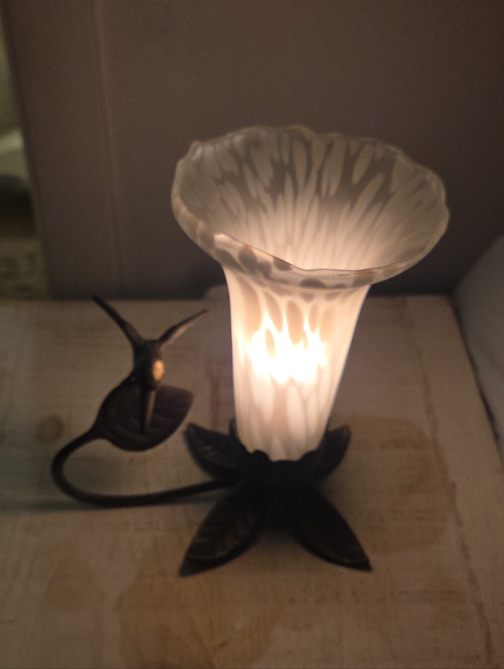 Decorative Hummingbird Table Lamp with White Swirled Glass Shade
